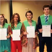 Doy clases particulares en nivel Primaria, ESO sobre todas las materias. Catalán, Castellano a extranjeros